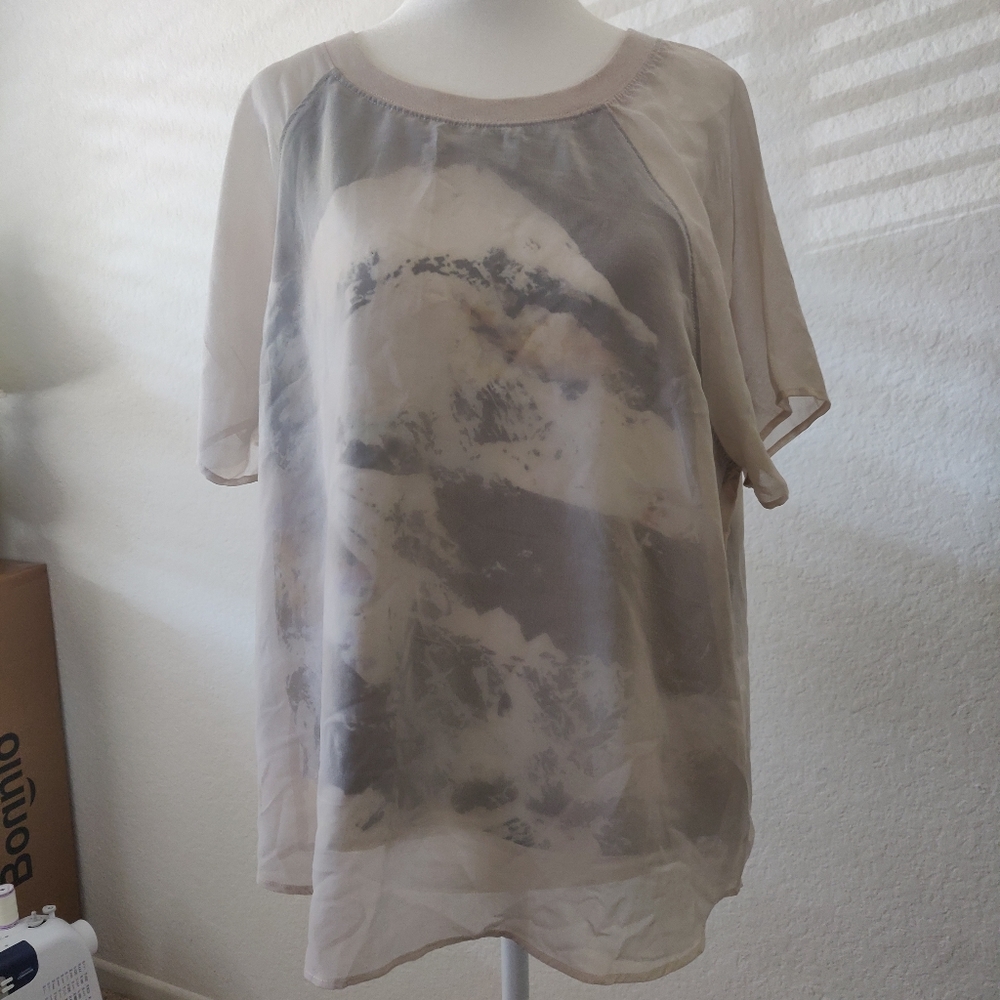 Short Sleeve Mountain Print Double Lined Top